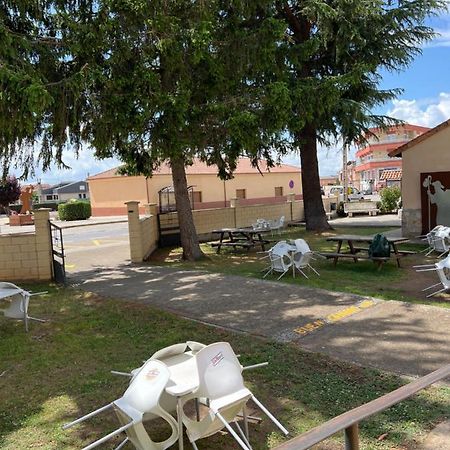 نزل سان مارتين ديل كامينوفي Albergue Municipal المظهر الخارجي الصورة