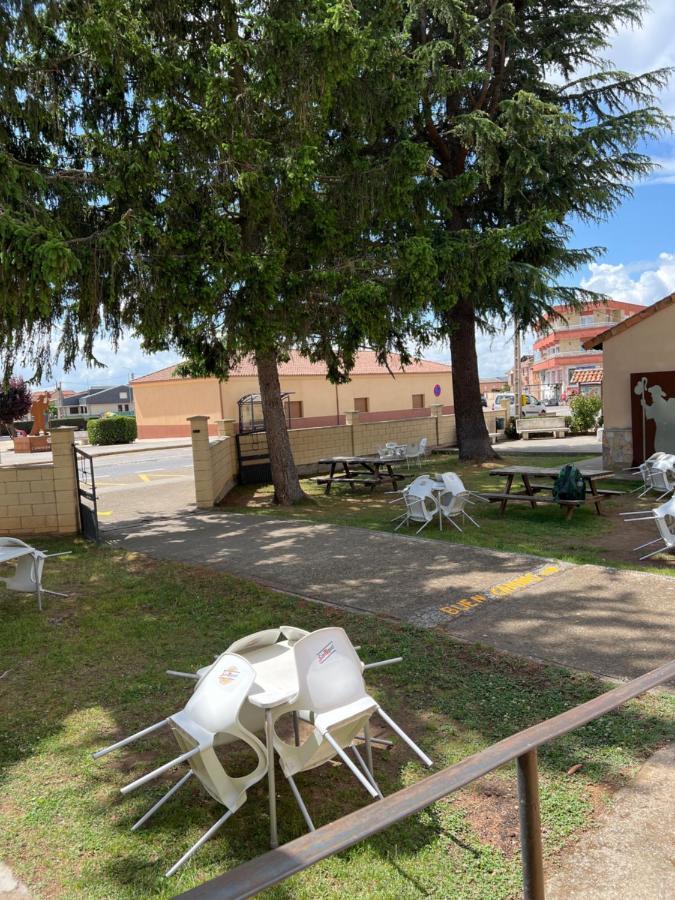 نزل سان مارتين ديل كامينوفي Albergue Municipal المظهر الخارجي الصورة