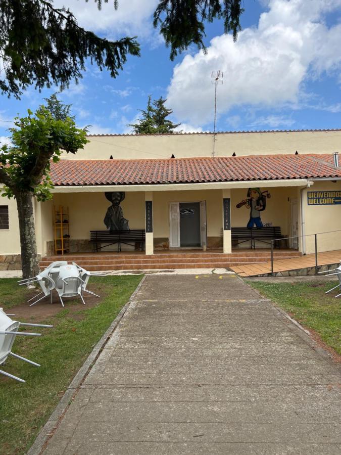نزل سان مارتين ديل كامينوفي Albergue Municipal المظهر الخارجي الصورة